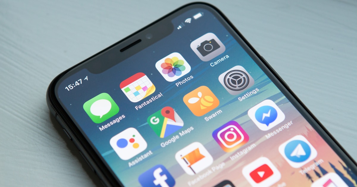 iOS 快捷指令 + 代理自动化实战：一键切换、自动签到与无感分流